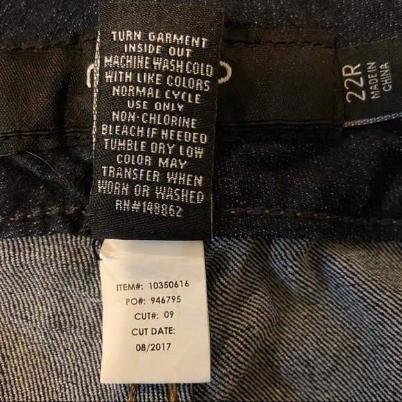 Torrid 22R Trendy Super Stretch Dark Wash Skinny J - Picture 5 of 8